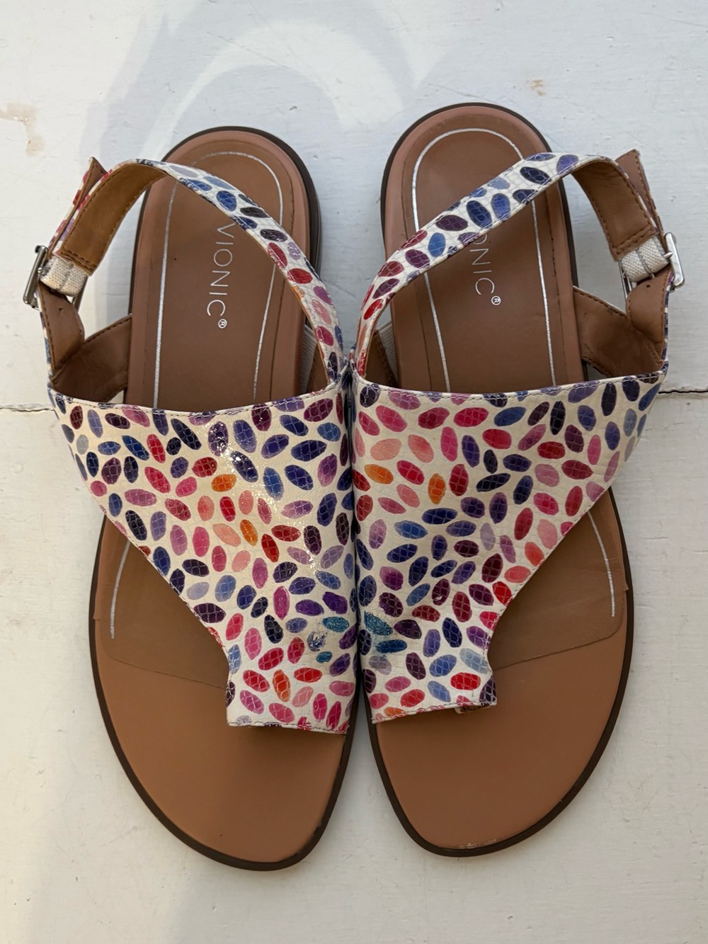 Vionic Ella Toe Loop Sandals White Red Purple Blue / Orange Sz 10.